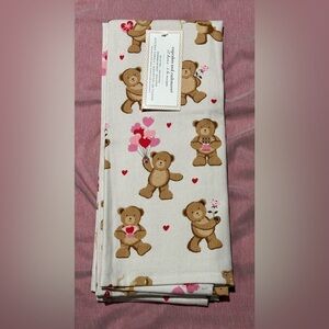 ✨NWT✨ cupcakes & cashmere: Set of 2 Kitchen Towels